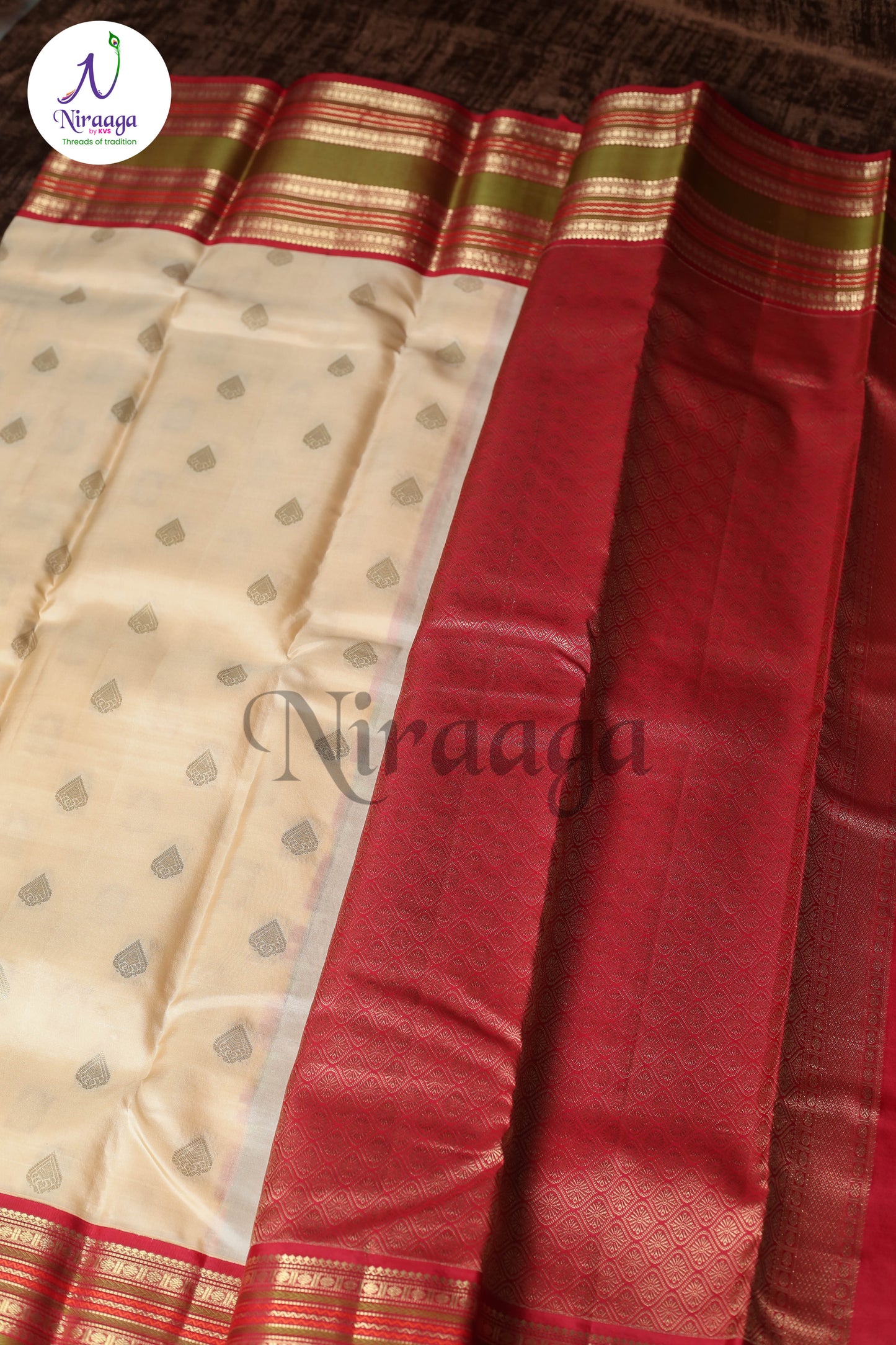 Elegant bridal Kanchipuram silk saree